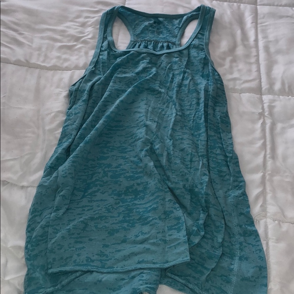 Size L tank top.